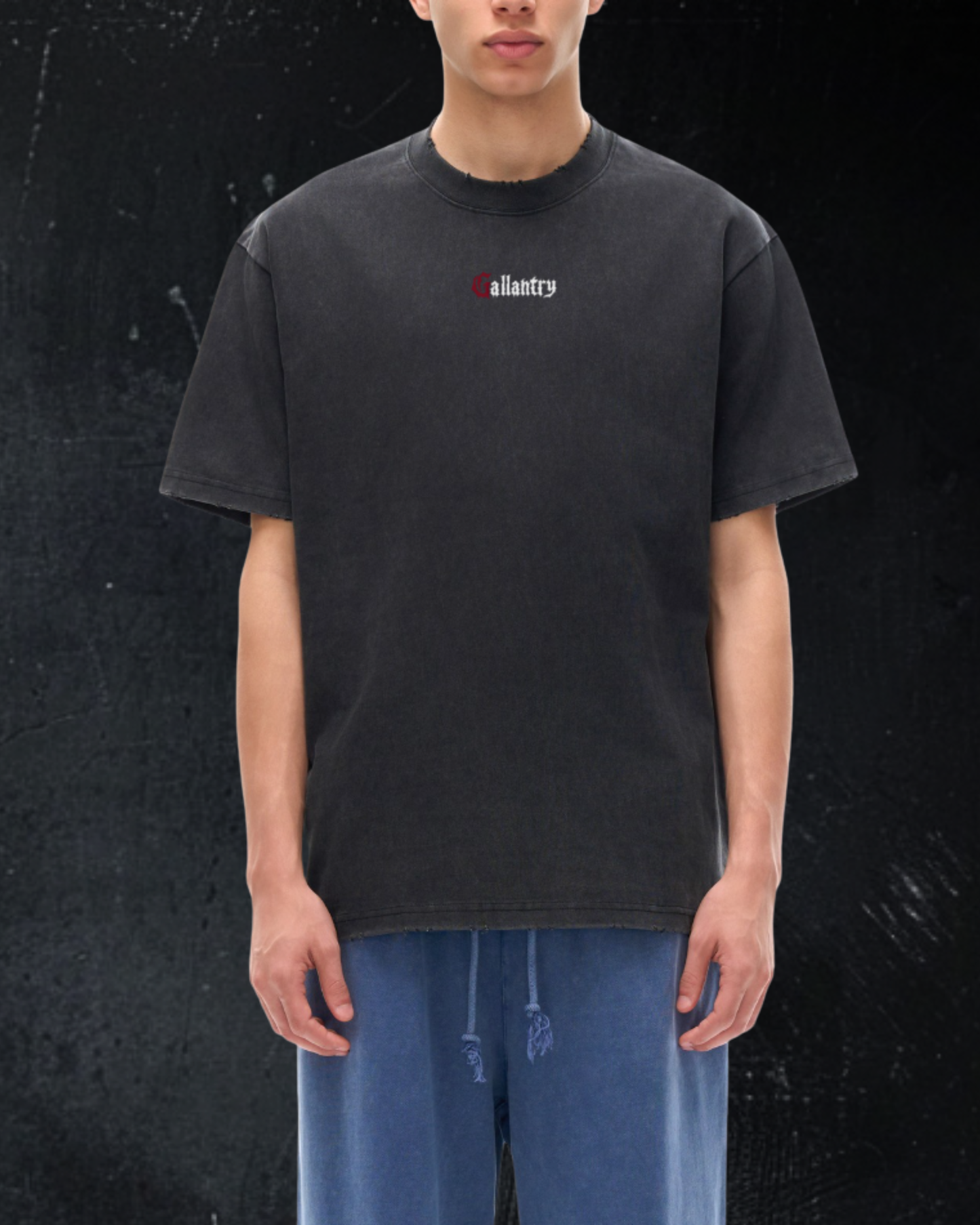 Alternative heavyweight vintage wash frayed t